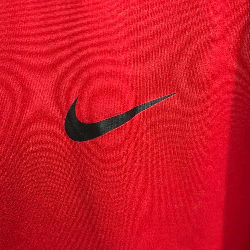 Nike Men's Red T-Shirt - Picture 5 of 5